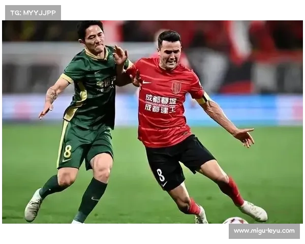 成都蓉城新帅约翰·阿洛伊西带队进行冬季训练